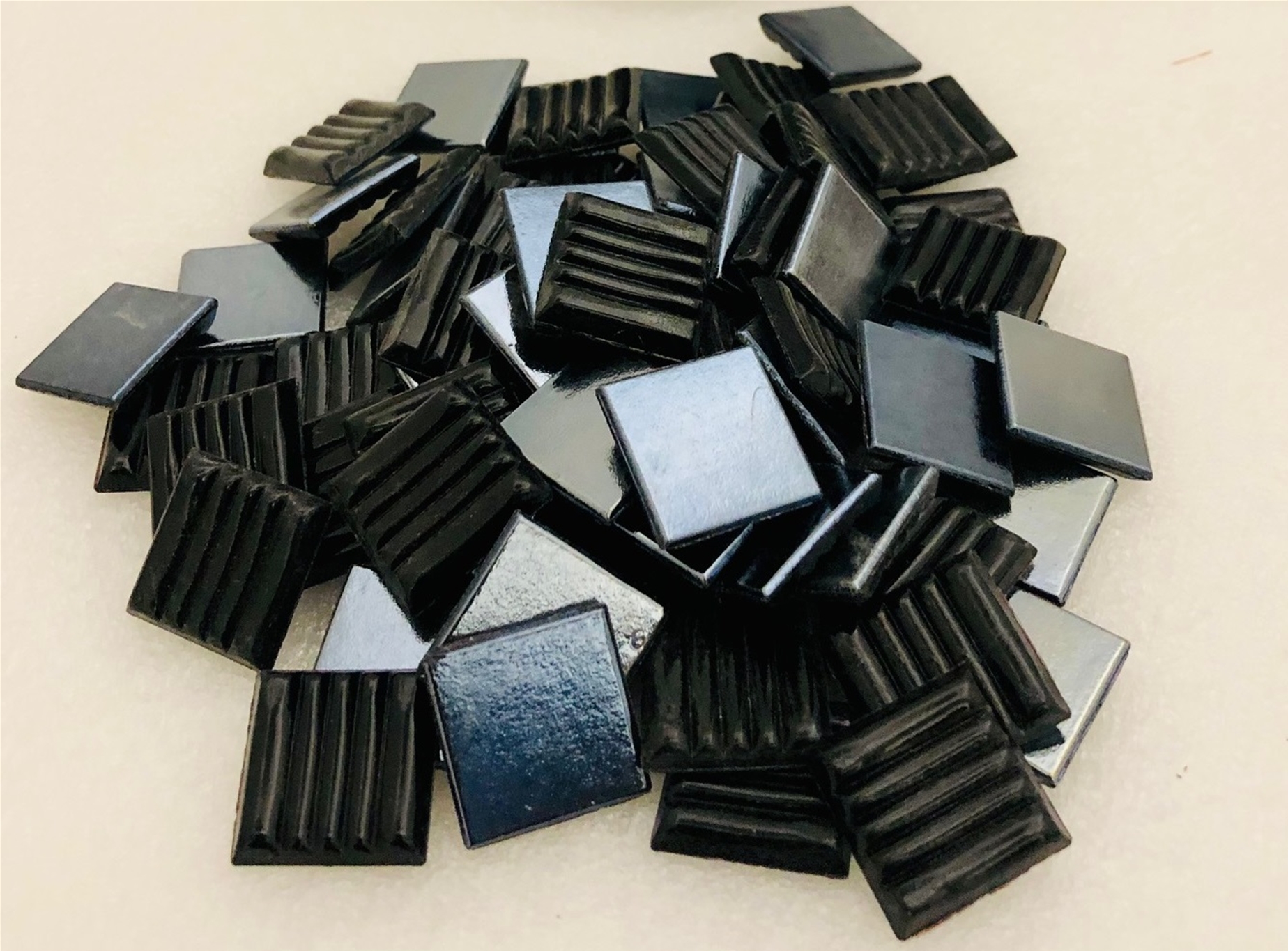 K 56 Raven 1 black tile