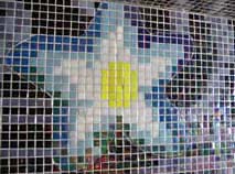 Example of an edge-cut mosaic mural